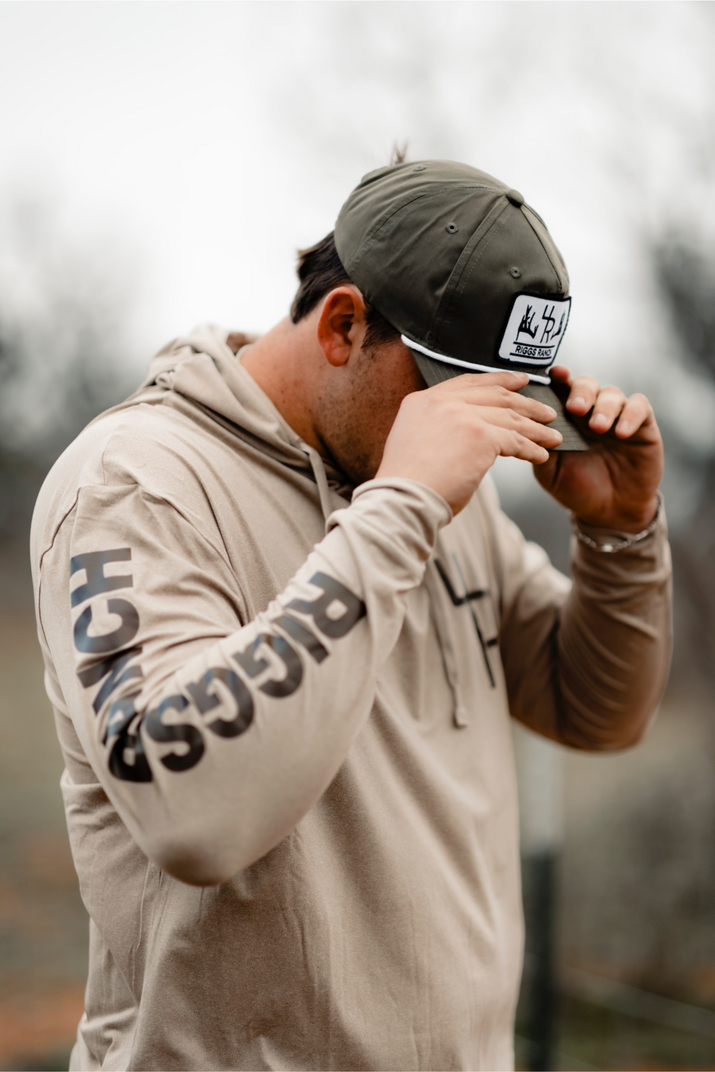 Performance Hoodie Tan